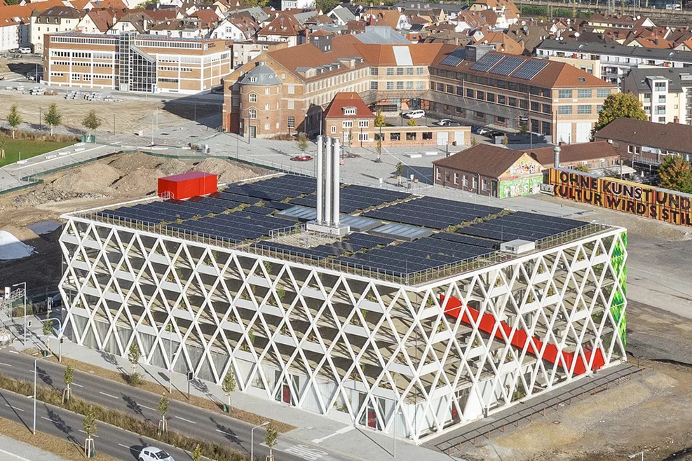 Quartiersparkhaus mit Energiezentrale im Stuttgarter Neckarpark